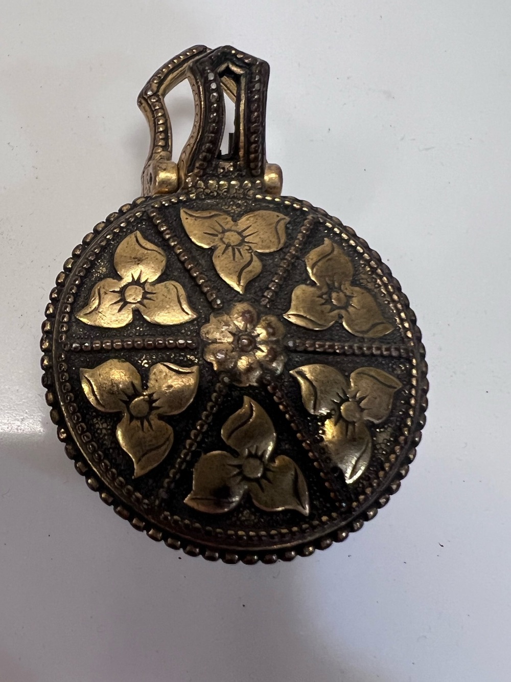 Vintage Brass Purse Travel Ashtray /Trinket / Pill Box
